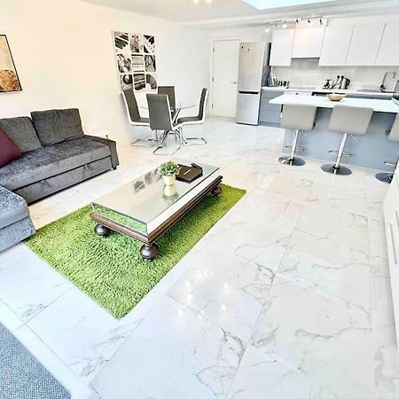 Paradigm House, Stunning 2-Bedroom Apartment 1, Free Parking, อ็อกซ์ฟอร์ด ภายนอก รูปภาพ