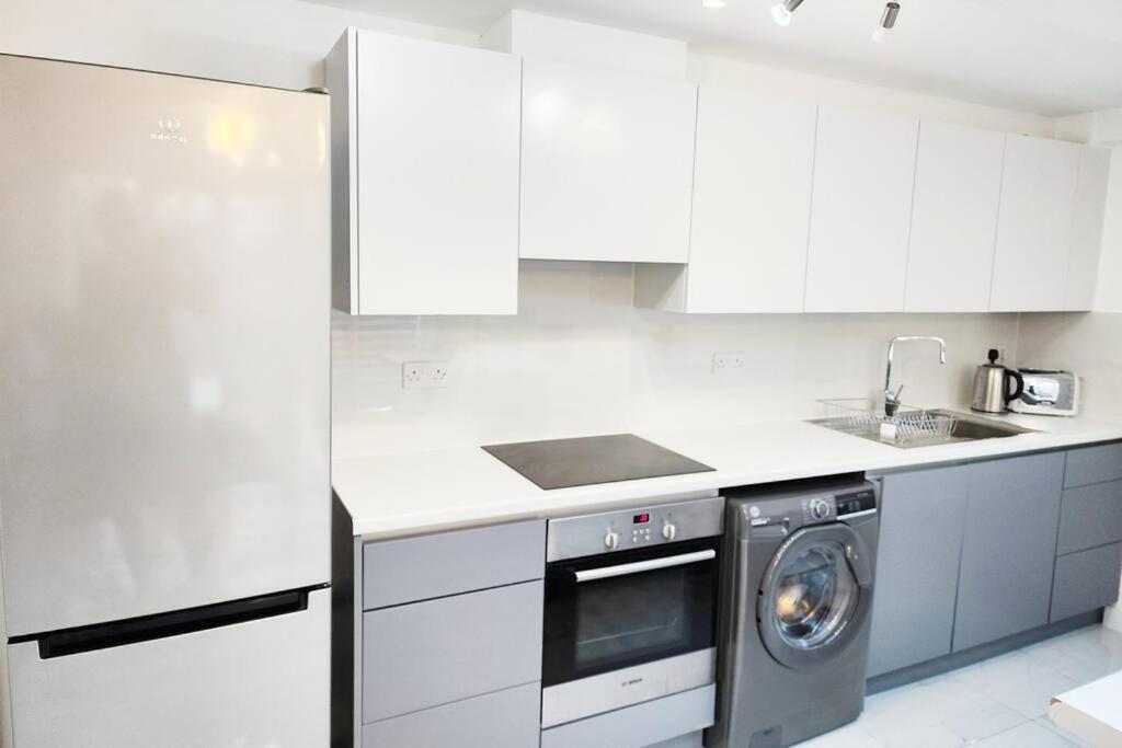 Paradigm House, Stunning 2-Bedroom Apartment 1, Free Parking, อ็อกซ์ฟอร์ด ภายนอก รูปภาพ